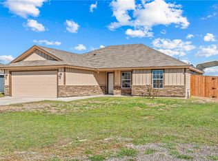 105 Atkinson Dr, Orange Grove, TX 78372