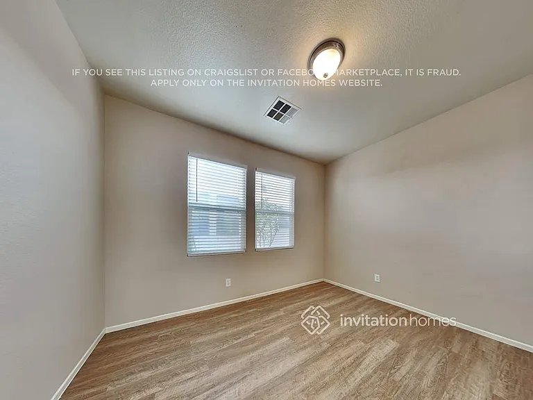 4920 Whistling Acres Ave — Photo 11