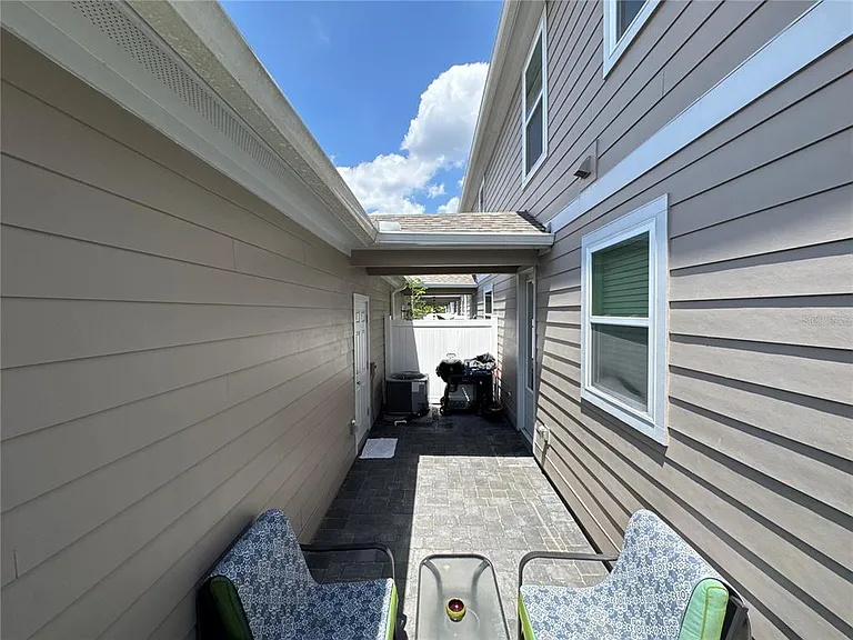 2956 Voyager Ave — Photo 10
