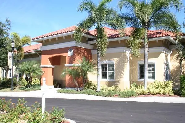 3 bed, 1394 sqft, $1,850 — Photo 2