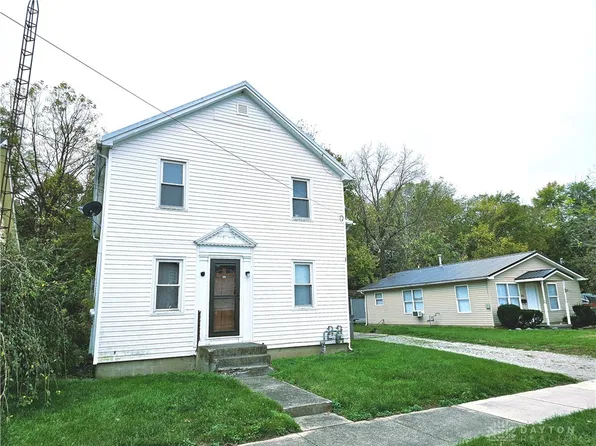 906 Race Dr, Troy, OH 45373