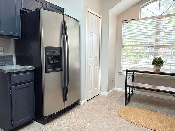 5th image of 808 Golf Manor Ct