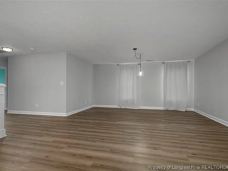 230 Marigold Ln — Photo 32