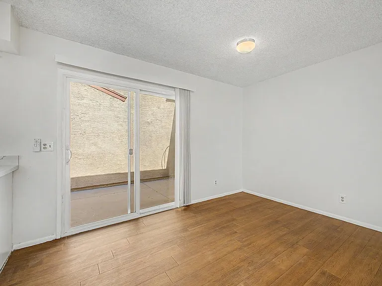 2605 E Lemon St — Photo 7