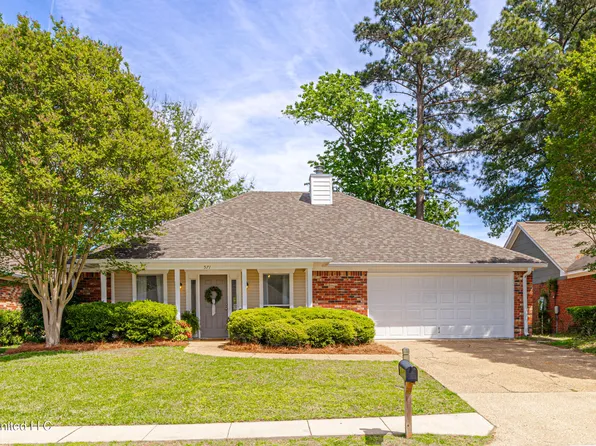 571 Acorn Ln, Brandon, MS 39047