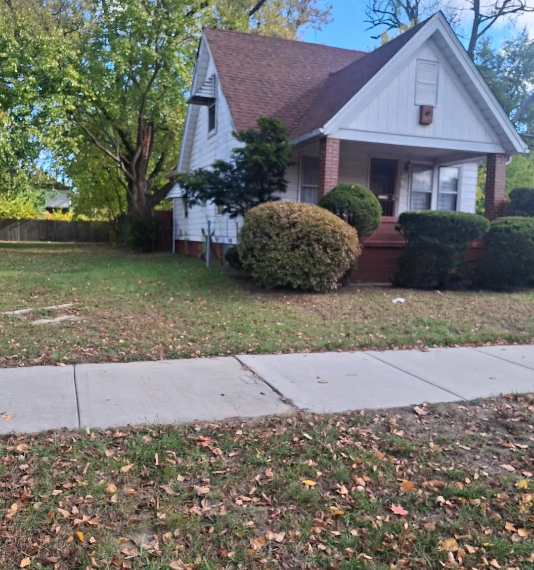 3 bed, 1800 sqft, $1,200 — Photo 2