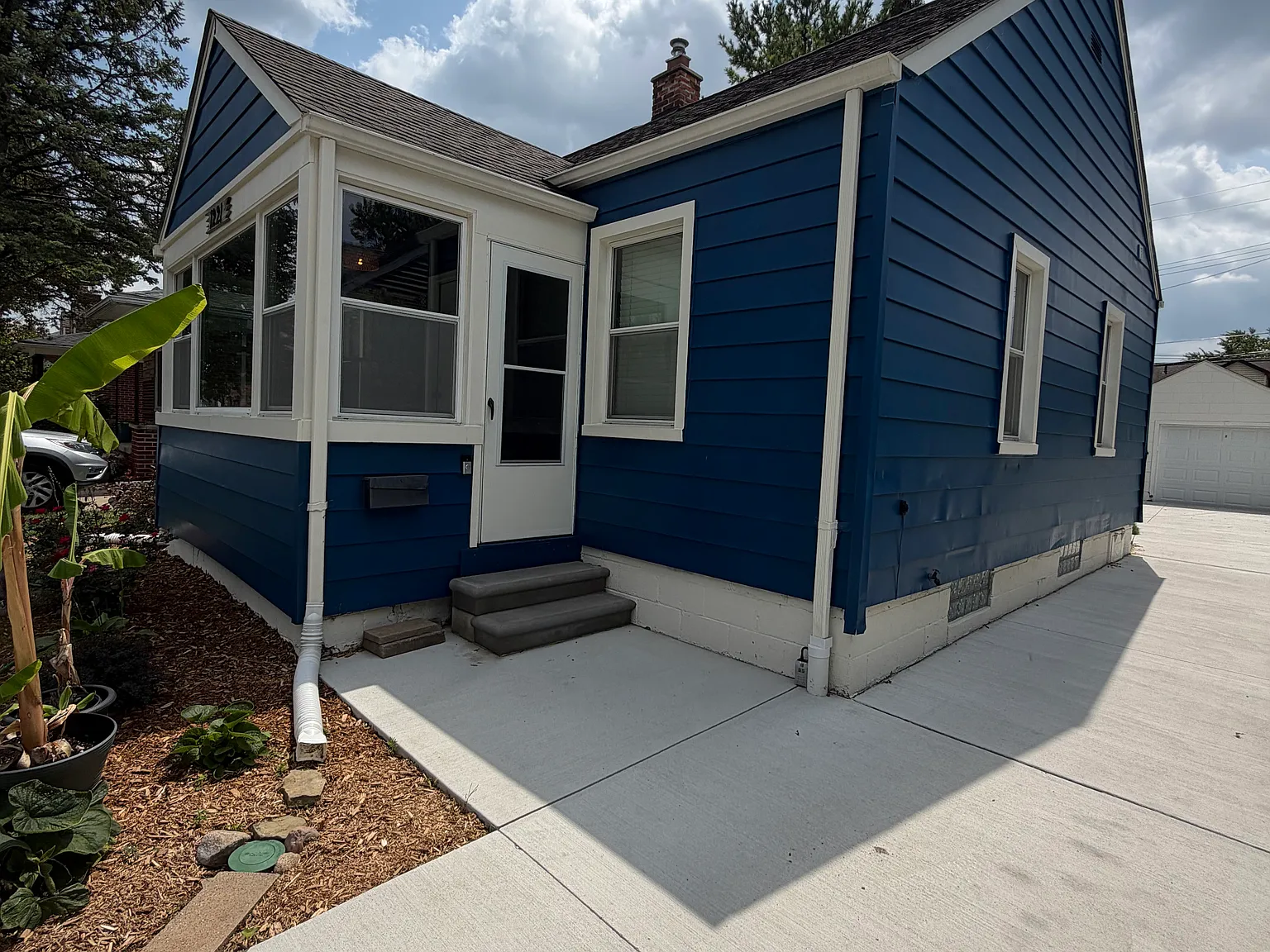 2 bed, 793 sqft, $2,300 — Photo 2