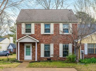 1331 Village Green Dr, Hixson, TN 37343