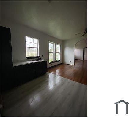 3rd image of 2002 Franklin St