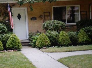 221 Dodge Ave #D, Evanston, IL 60202