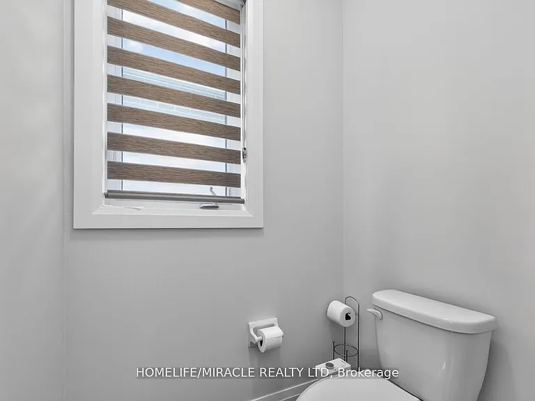 1032 Edinburgh Dr — Photo 33