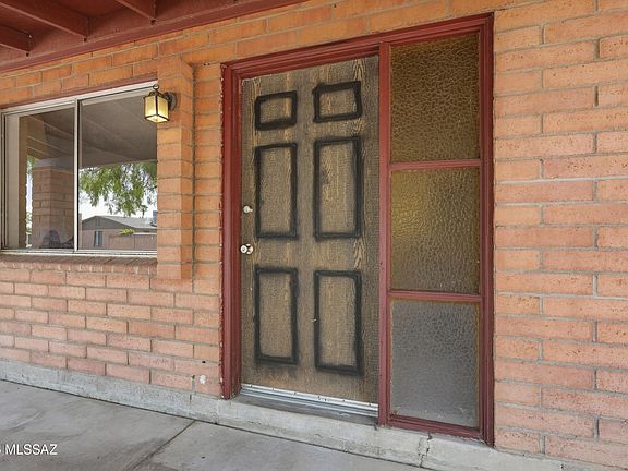 4th image of 8013 E Manitoba St