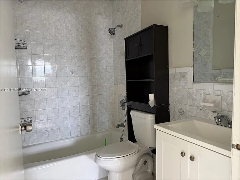 837 SE 8th Ct #2 — Photo 11