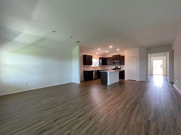 2nd image of 217 Conventry Dr