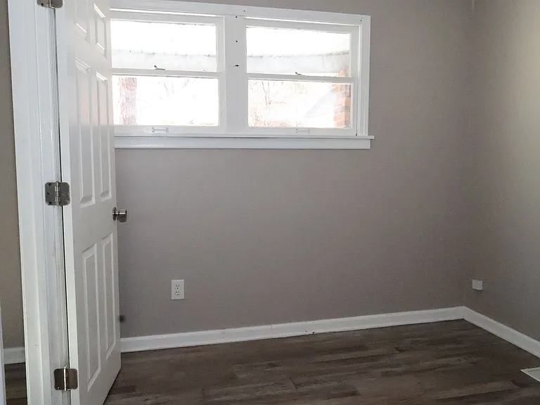 5460 Hamilton Ave — Photo 17