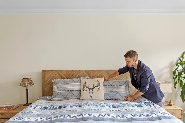 Sold by Compass | media 22