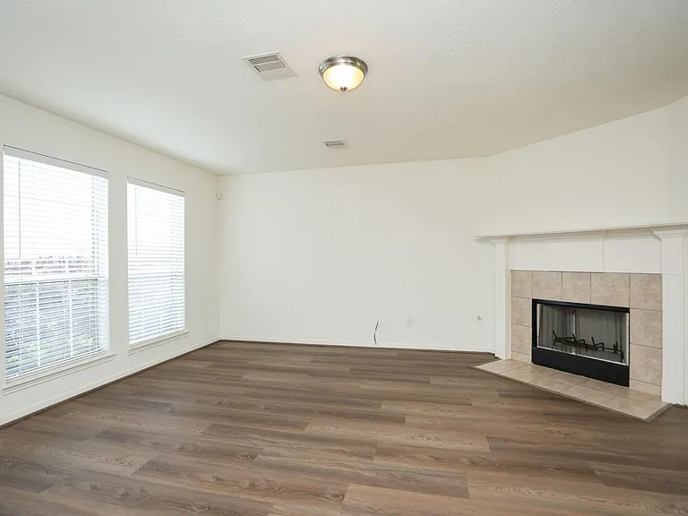 5007 Creekbridge Ct — Photo 8