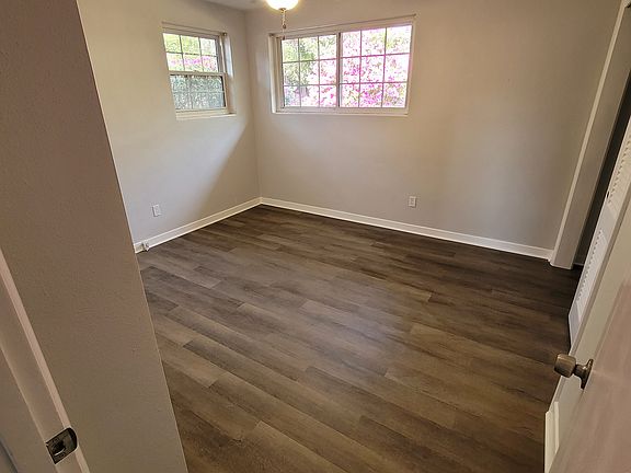 5th image of 301 Poinciana Dr