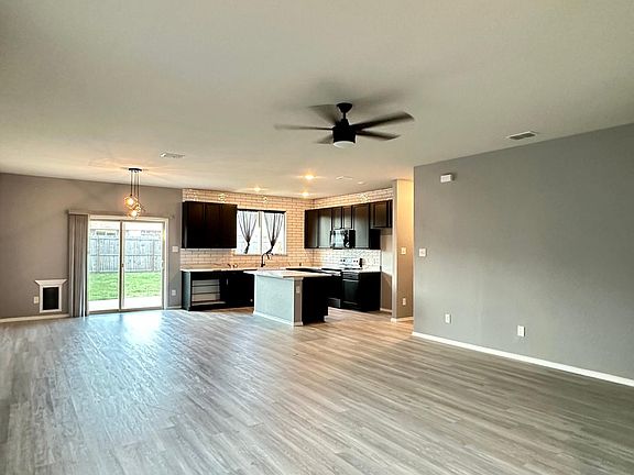 4th image of 916 Billups Dr