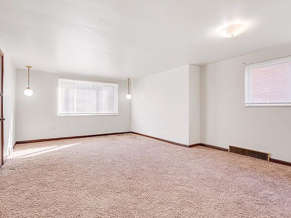 1216 Vine St Apt 2-15_11182020