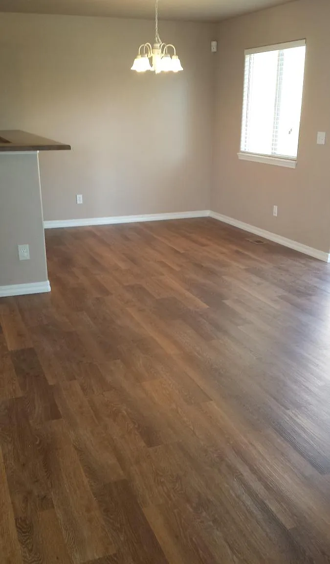 3 bed, 2.5 bath, 1808 sqft, $2,200 — Photo 3
