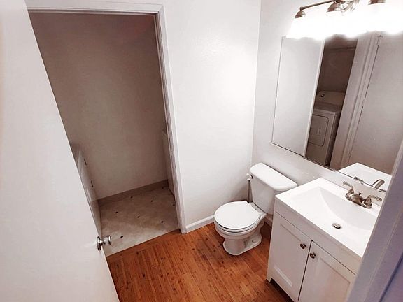 4th image of 2909 NE 116th Ave