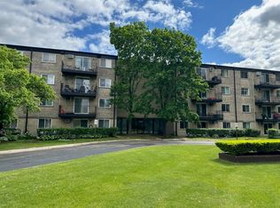 2315 E Olive St APT 1E, Arlington Heights, IL 60004