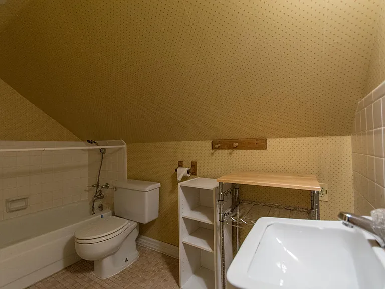321 S Eastside Dr — Photo 13