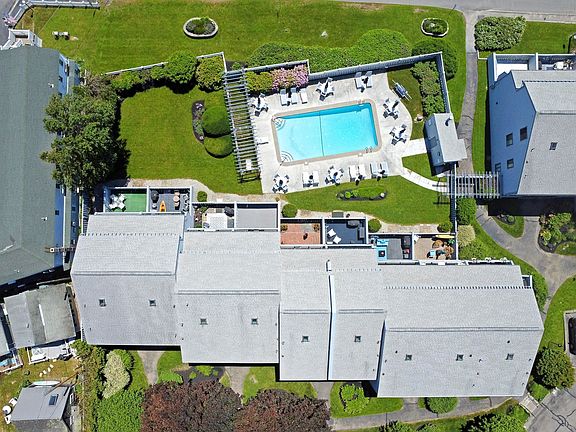 2nd image of 951 Ocean Boulevard #1