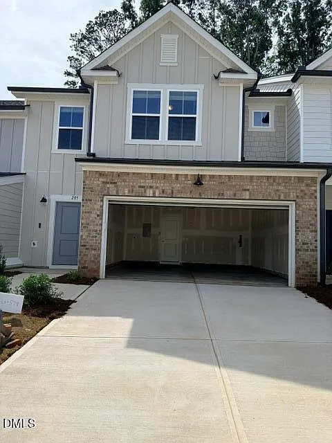 3 bed, 2.5 bath, 1860 sqft, $1,995 — Photo 3