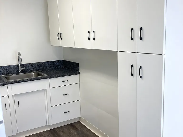 305 California Blvd — Photo 17