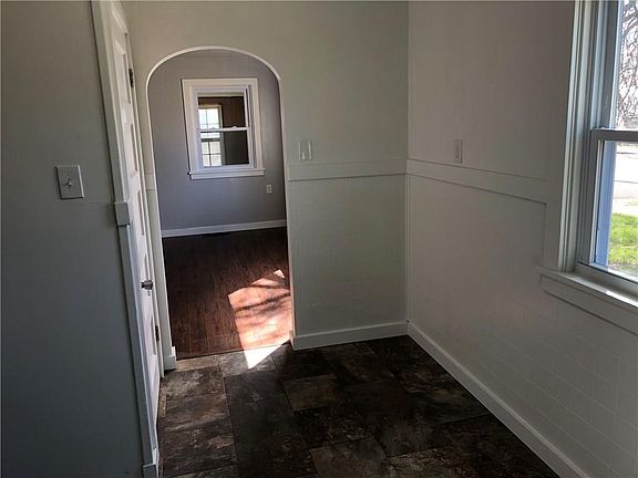 5th image of 104 7th St W