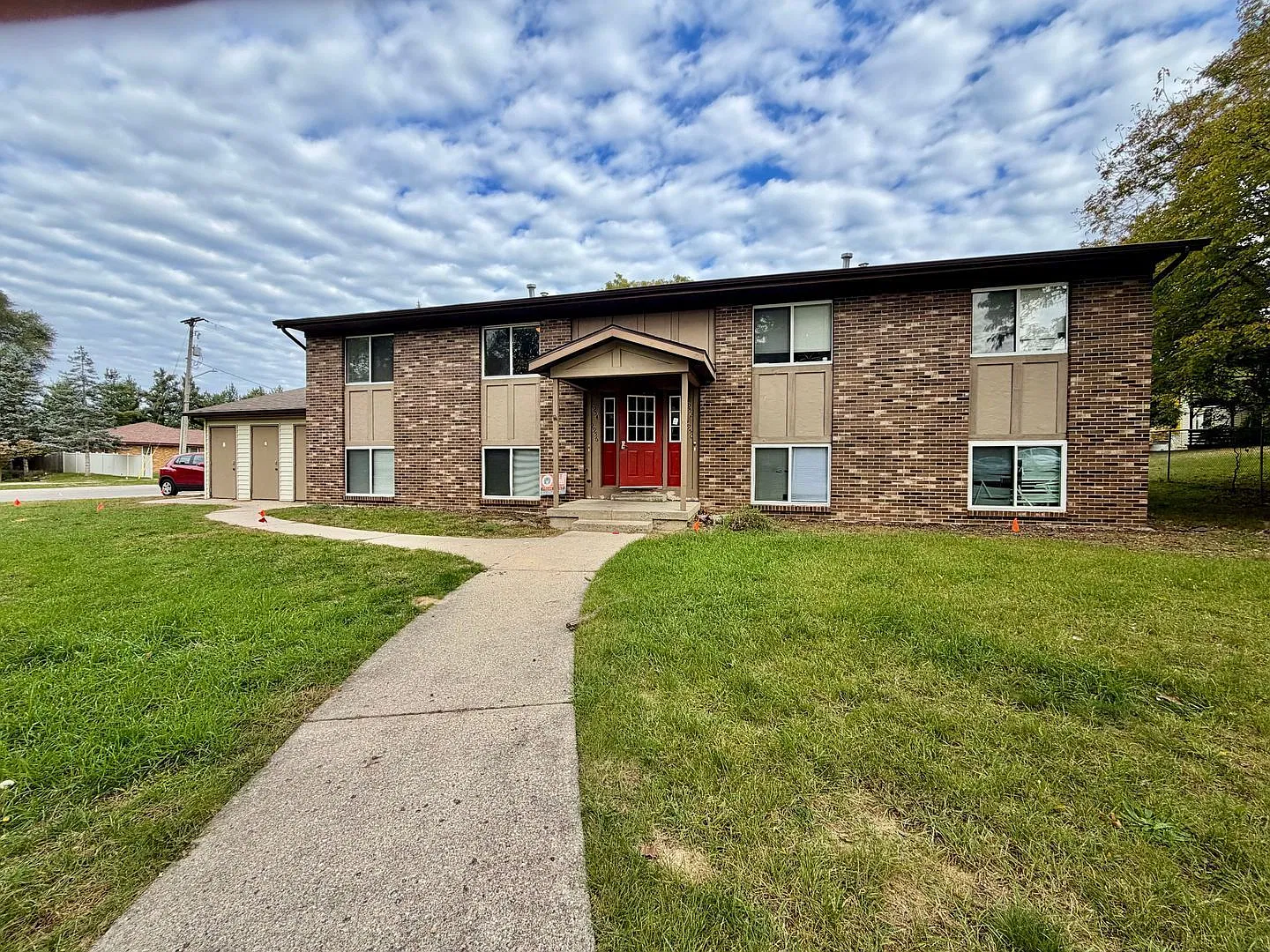 2 bed, 1.0 bath, 825 sqft, $1,500 — Photo 2