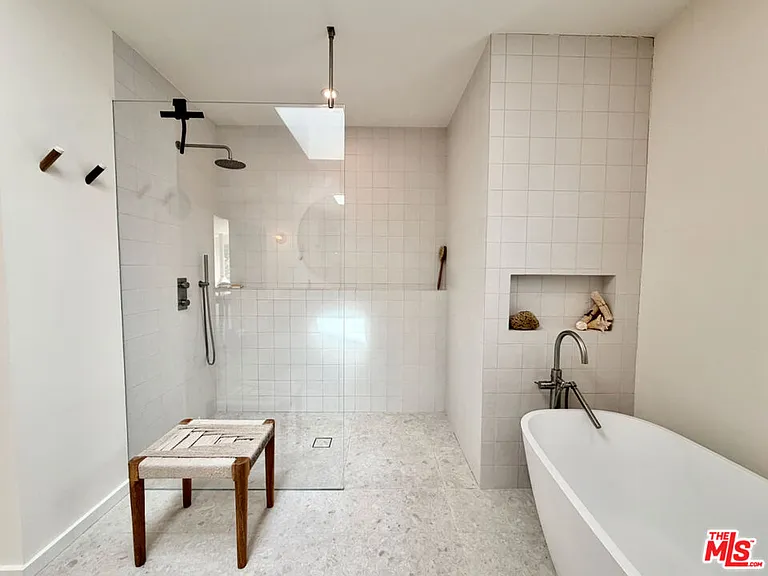 4355 Kenyon Ave — Photo 10