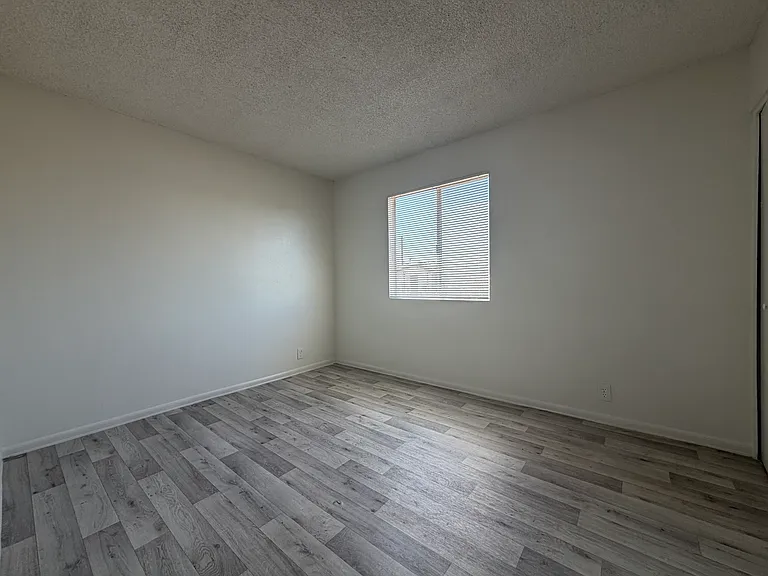 3205 E Earll Dr #7 — Photo 10
