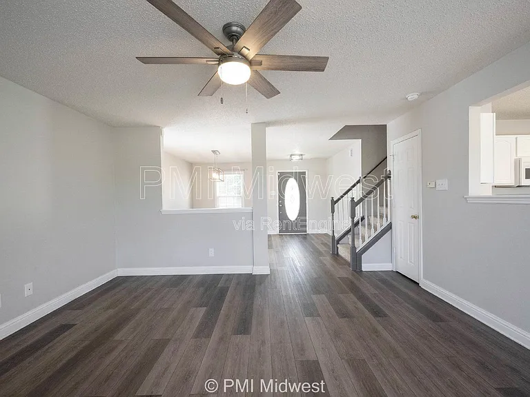 859 Runnymede Dr — Photo 9