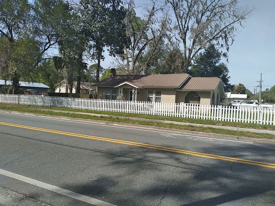 White picket fence