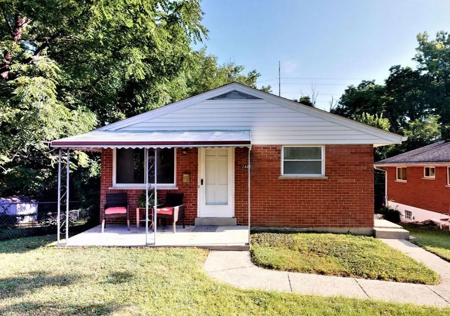 Norwood - 2 Bed/1.5 Bath With 1 Car Garage — Photo 1