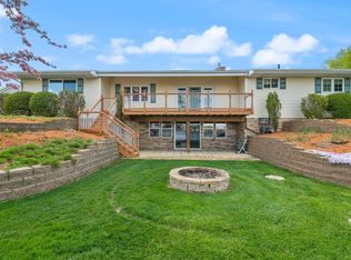 22199 283rd Ave, Le Claire, IA 52753