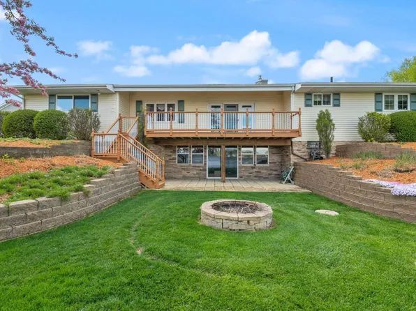 22199 283rd Ave, Le Claire, IA 52753