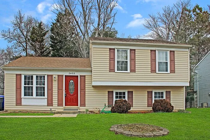2455 Yardley Ct photo 1