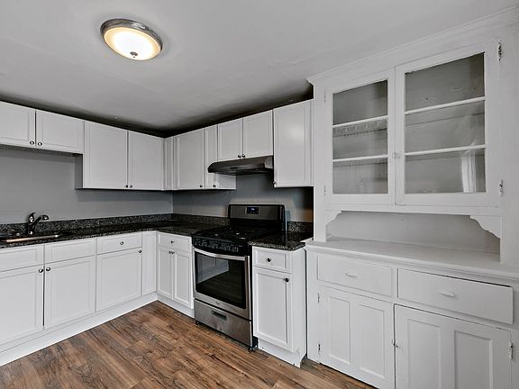 4th image of 800 Madison Ave #7