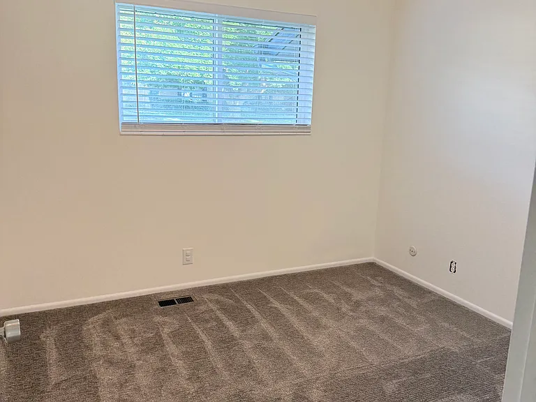 1692 S 550 W — Photo 21