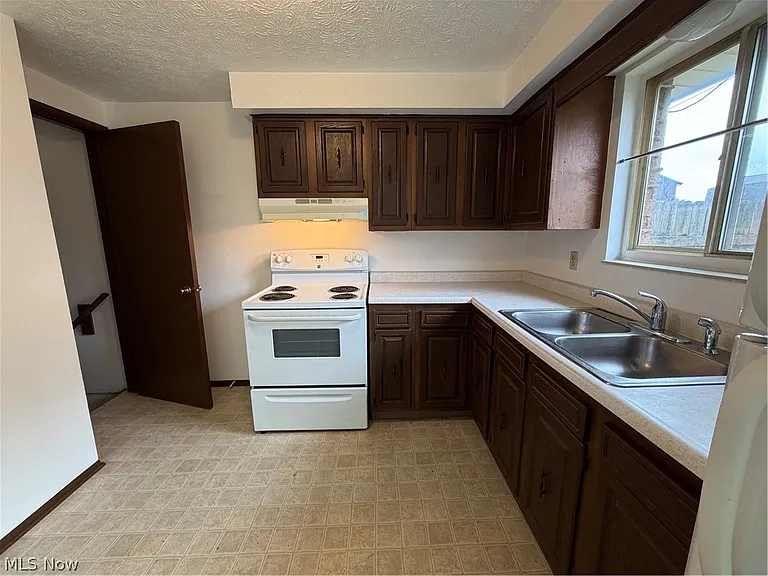 7317 Seymour St NW — Photo 10