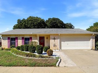 3701 Windsong Ln, Bedford, TX 76021