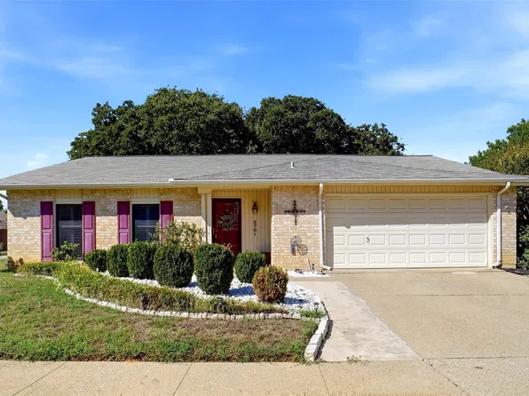 3701 Windsong Ln, Bedford, TX 76021