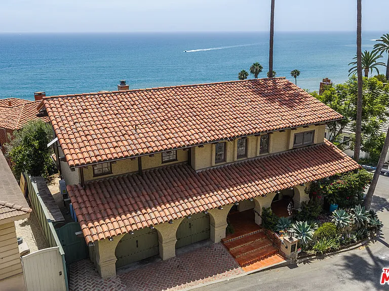 17638 Revello Dr — Photo 24
