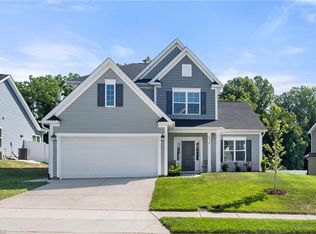 6130 Cirrus Ln, Clemmons, NC 27012