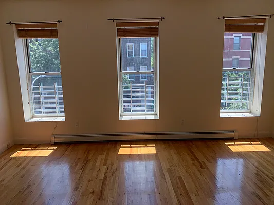 Rented by American Way Real Estate Inc | media 34