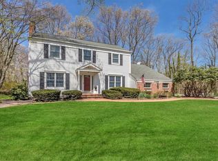 28 Village Woods Rd, Port Jefferson, NY 11777